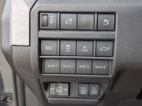 Used 2025 Toyota Tacoma Trailhunter image 24