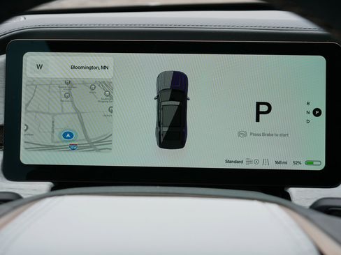 Used 2026 Rivian R1S Premium image 21