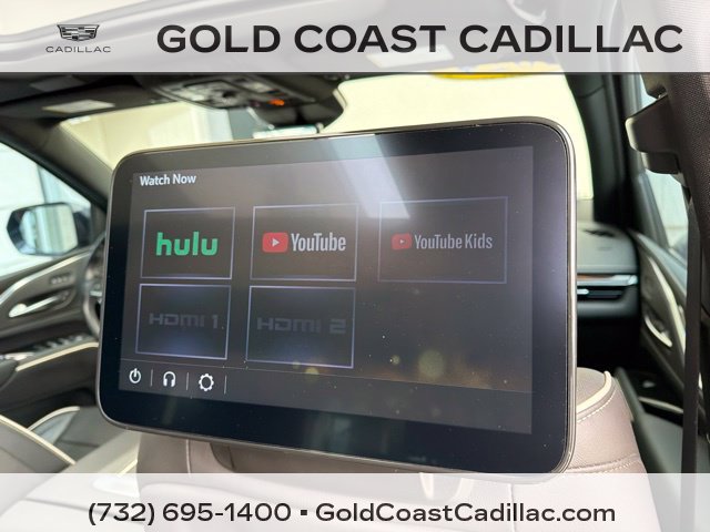 Used 2024 Cadillac Escalade Premium Luxury AWD/4WD image 10