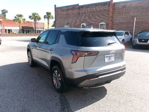 Used 2026 Chevrolet Equinox LT FWD image 5
