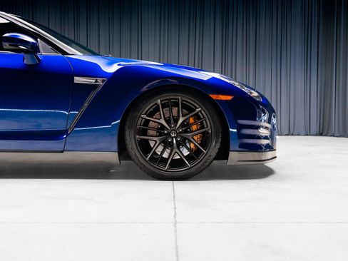 Used 2013 Nissan GT-R Black Edition AWD/4WD image 23