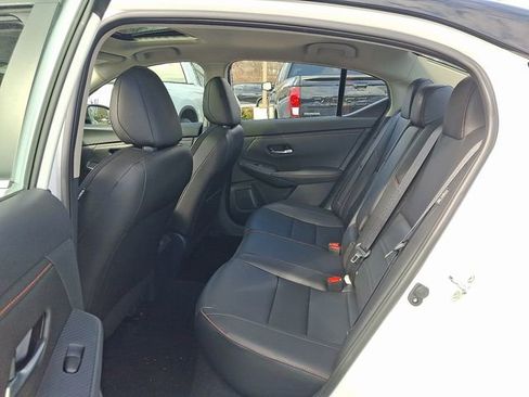 Used 2025 Nissan Sentra SR w/ SR Premium Package image 10