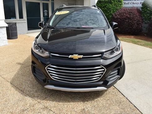 Used 2022 Chevrolet Trax LT w/ LT Convenience Package AWD/4WD image 4