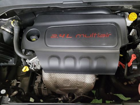 Used 2021 Jeep Renegade Latitude w/ Sun & Sound Group AWD/4WD image 30