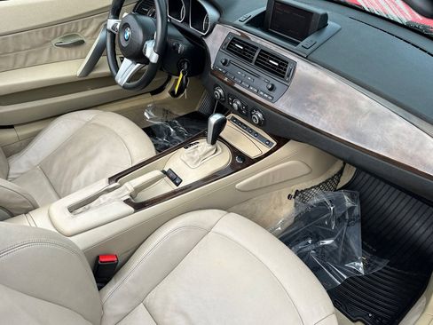 Used 2008 BMW Z4 3.0i RWD image 17