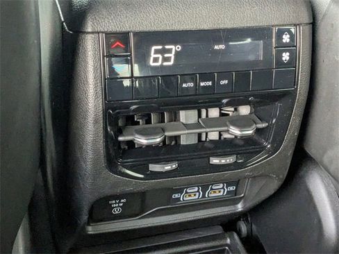 Used 2021 Jeep Grand Cherokee L Laredo image 19