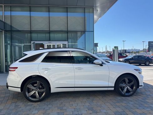 Used 2025 Genesis GV70 3.5T Sport w/ Sport Advanced Package AWD/4WD image 4