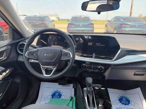 New 2026 Chevrolet Trax LT w/ Midnight Edition FWD image 14