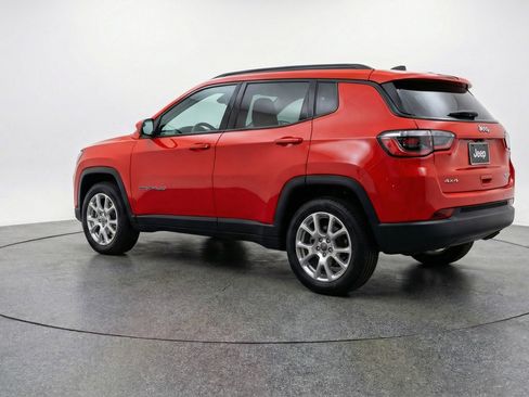 Used 2025 Jeep Compass Limited AWD/4WD image 6