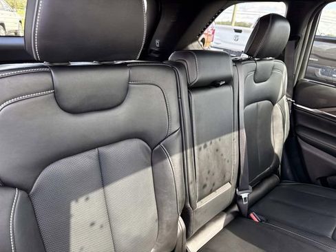 Used 2024 Jeep Grand Cherokee Overland w/ Luxury Tech Group IV AWD/4WD image 34