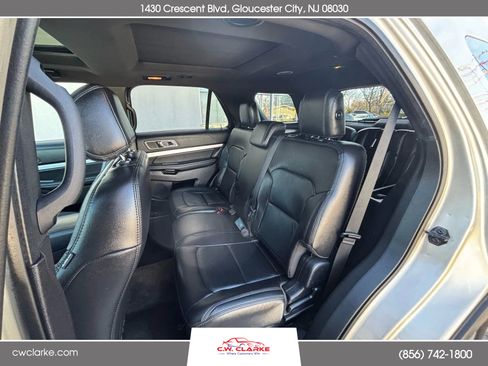 Used 2017 Ford Explorer XLT w/ Equipment Group 202A image 26