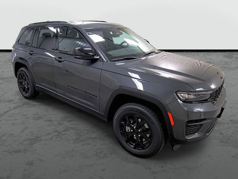 New 2025 Jeep Grand Cherokee 4WD image 5