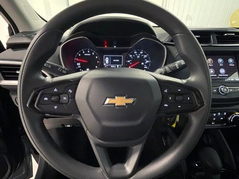Used 2023 Chevrolet TrailBlazer LS FWD image 28