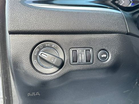 Used 2023 Chrysler 300 S image 31