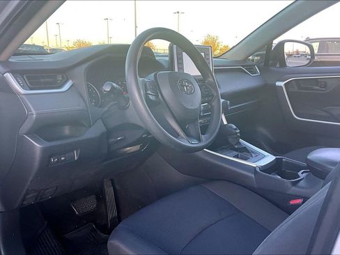 Used 2019 Toyota RAV4 LE image 16