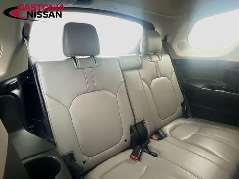 Used 2024 Honda Pilot Touring image 37