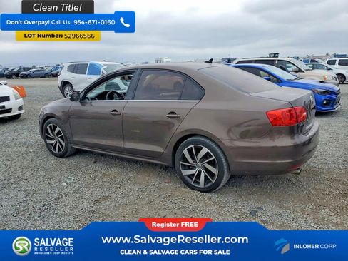 Used 2011 Volkswagen Jetta SEL FWD image 3