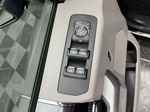 Used 2015 Ford F150 XLT w/ Equipment Group 301A Mid image 8