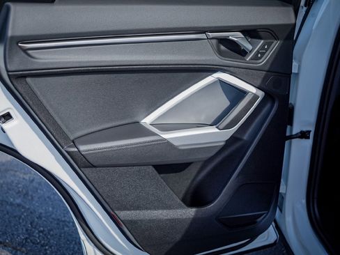 Certified 2025 Audi Q3 2.0T Premium w/ Convenience Package image 28