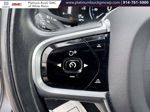 Used 2019 Volvo S60 T6 Momentum w/ Premium Package image 22