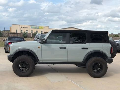 Used 2022 Ford Bronco Badlands image 6