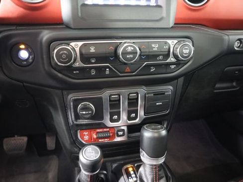 Used 2020 Jeep Wrangler Rubicon w/ LED Lighting Group AWD/4WD image 43
