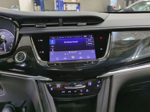 Used 2023 Cadillac XT6 Premium Luxury image 12