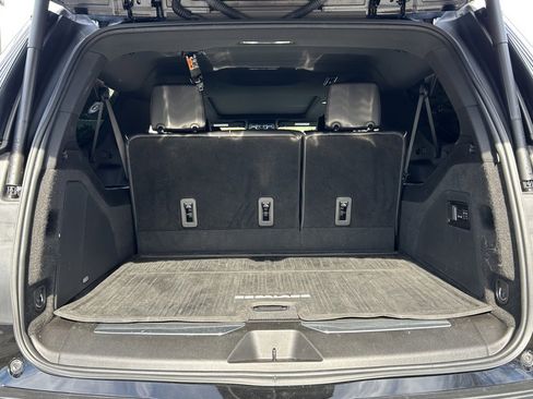 Used 2025 Cadillac Escalade ESV Premium Luxury image 49
