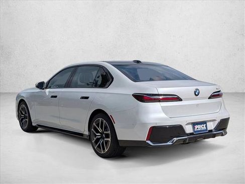 Used 2023 BMW 740i RWD image 7