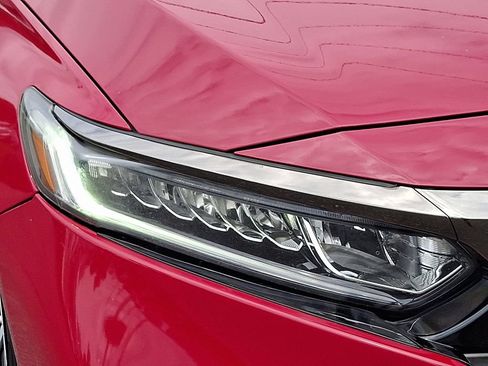 Used 2018 Honda Accord Sport image 10