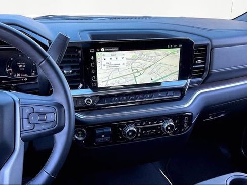 Used 2025 GMC Sierra 1500 SLT image 9