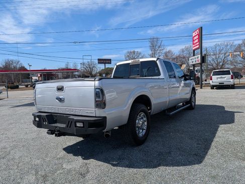 Used 2015 Ford F250 Lariat w/ Chrome Package image 7