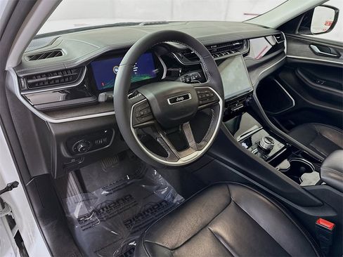 Used 2022 Jeep Grand Cherokee Limited 4xe image 20