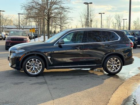 Used 2025 BMW X5 xDrive50e image 11