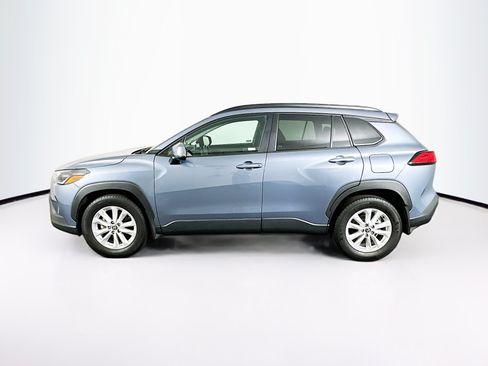 Used 2024 Toyota Corolla Cross LE w/ Moonroof Package FWD image 4