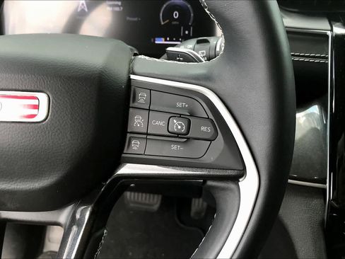 Used 2021 Jeep Grand Cherokee L Laredo w/ Luxury Tech Group I image 25