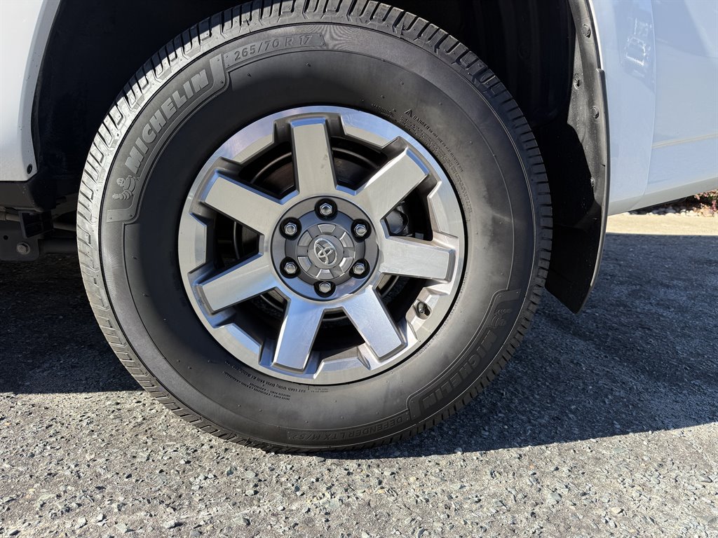 Used 2016 Toyota 4Runner Trail Premium AWD/4WD image 9