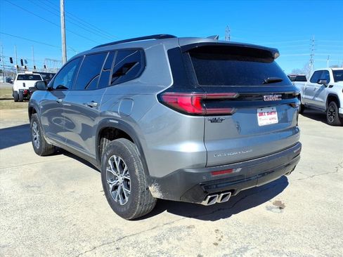 Used 2025 GMC Acadia AT4 w/ Luxury Package image 5