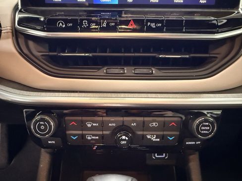 Certified 2024 Jeep Compass Limited w/ Elite Group image 31