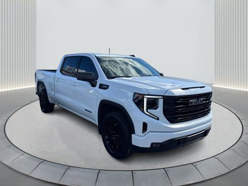 Used 2024 GMC Sierra 1500 Elevation w/ LPO, Elevation Black Package image 3