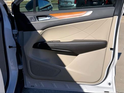 Used 2018 Lincoln MKC Select w/ Select Plus Package image 22