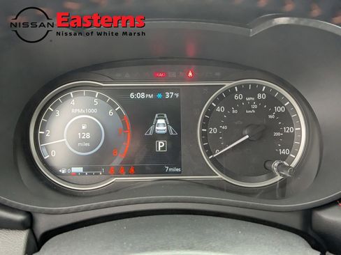 New 2025 Nissan Versa SR image 17