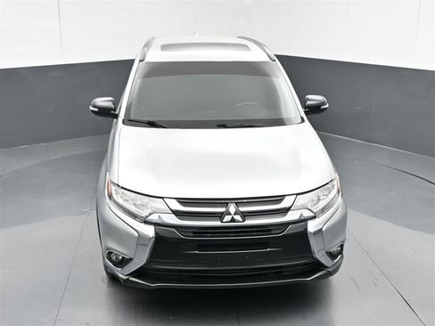 Used 2018 Mitsubishi Outlander SEL AWD/4WD image 23