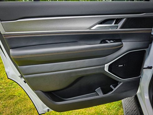 New 2026 Jeep Grand Wagoneer 4WD image 31