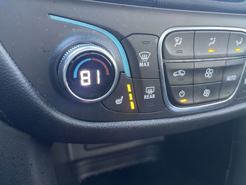 Used 2024 Chevrolet Equinox RS w/ RS Leather Package image 29