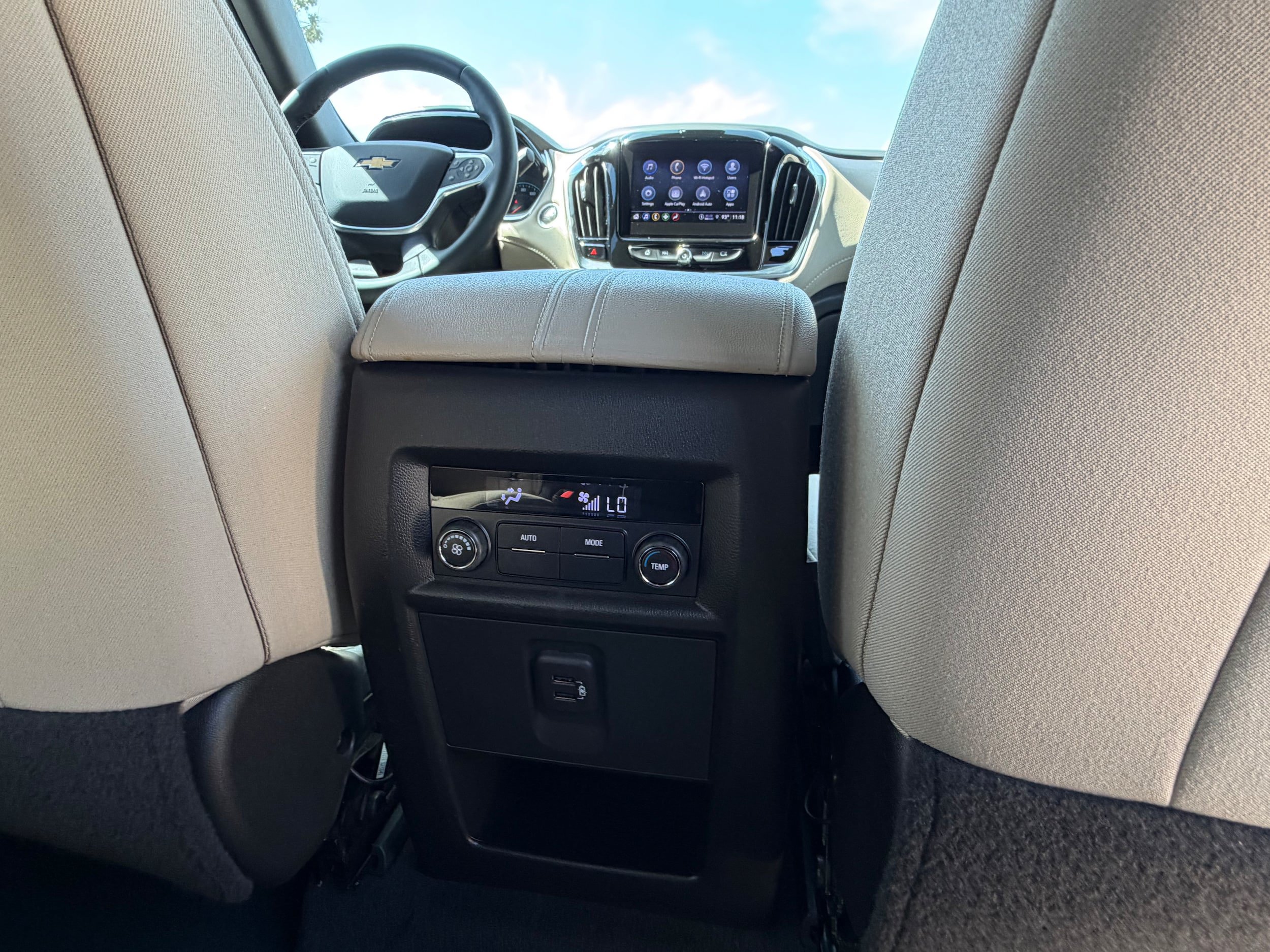 Used 2023 Chevrolet Traverse LT FWD image 14