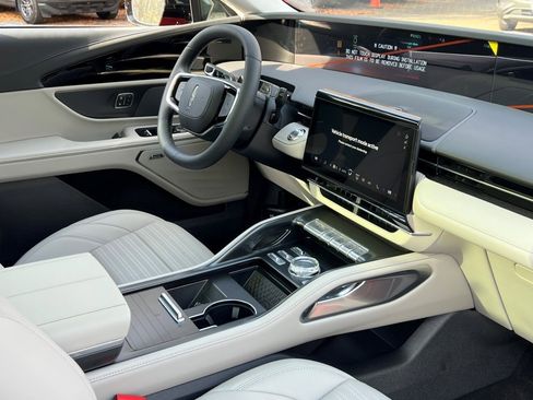 New 2026 Lincoln Nautilus Reserve AWD/4WD image 9