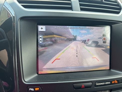 Used 2018 Ford Explorer XLT w/ Equipment Group 202A FWD image 10
