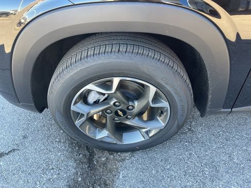 New 2026 Chevrolet Trax LT w/ Sunroof Package image 9