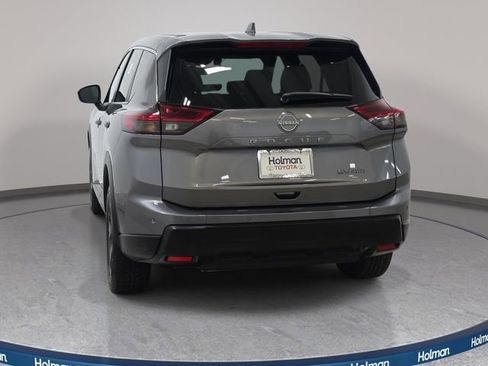 Used 2024 Nissan Rogue SV image 7
